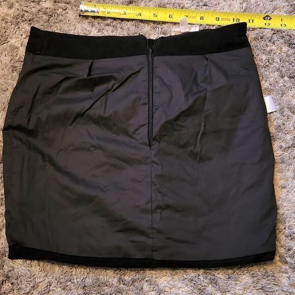 Luxxel Lace Up Front Mini Skirt w/Pockets - Picture 6 of 8